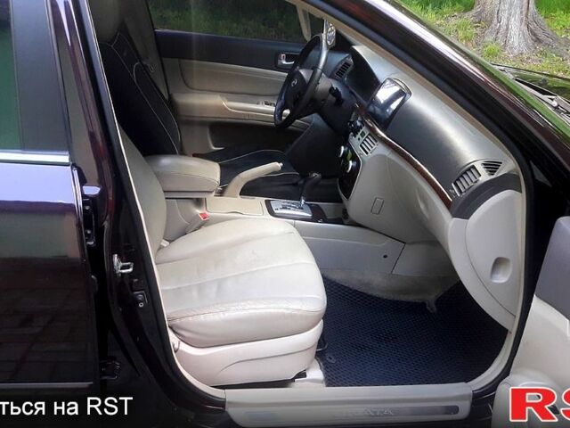 Красный Хендай Соната, объемом двигателя 3.3 л и пробегом 350 тыс. км за 5500 $, фото 7 на Automoto.ua