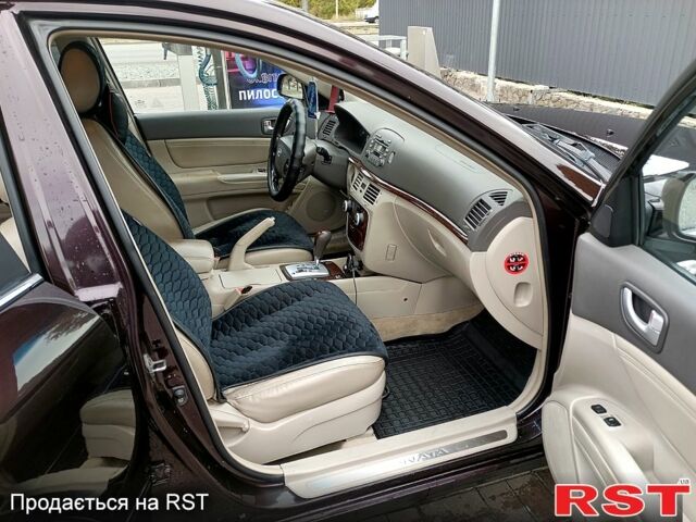 Червоний Хендай Соната, об'ємом двигуна 2.4 л та пробігом 253 тис. км за 5800 $, фото 6 на Automoto.ua