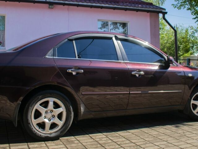 Красный Хендай Соната, объемом двигателя 2 л и пробегом 198 тыс. км за 6500 $, фото 10 на Automoto.ua