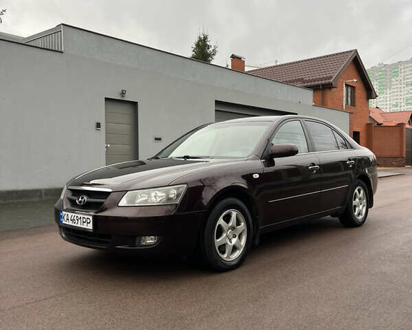 Красный Хендай Соната, объемом двигателя 2 л и пробегом 348 тыс. км за 6800 $, фото 13 на Automoto.ua