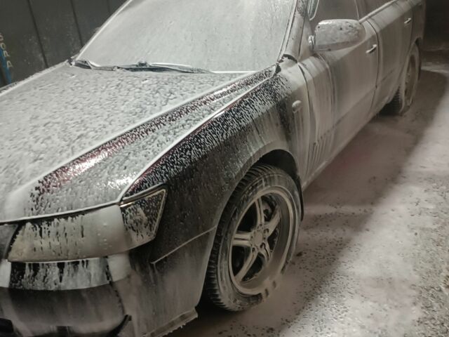 Червоний Хендай Соната, об'ємом двигуна 2.4 л та пробігом 302 тис. км за 6000 $, фото 7 на Automoto.ua