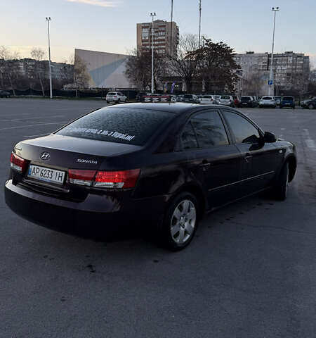 Червоний Хендай Соната, об'ємом двигуна 2 л та пробігом 225 тис. км за 5000 $, фото 3 на Automoto.ua