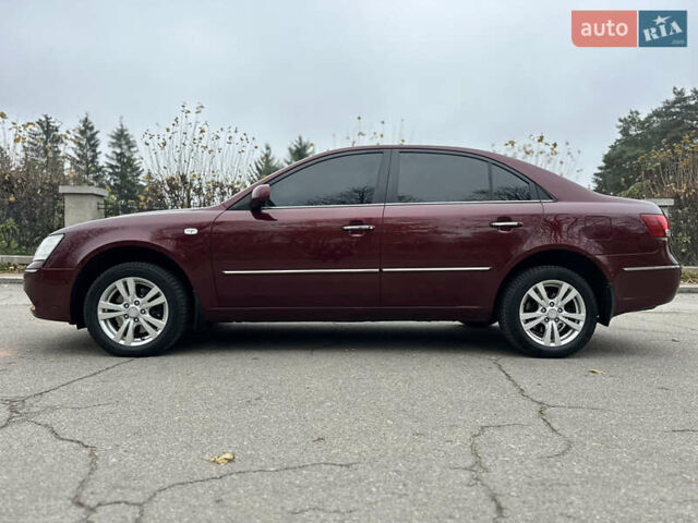 Красный Хендай Соната, объемом двигателя 2 л и пробегом 240 тыс. км за 5300 $, фото 30 на Automoto.ua