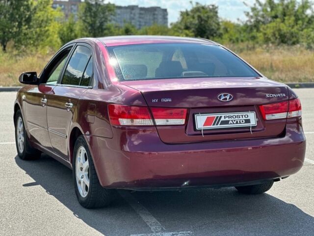Червоний Хендай Соната, об'ємом двигуна 0 л та пробігом 200 тис. км за 4600 $, фото 4 на Automoto.ua