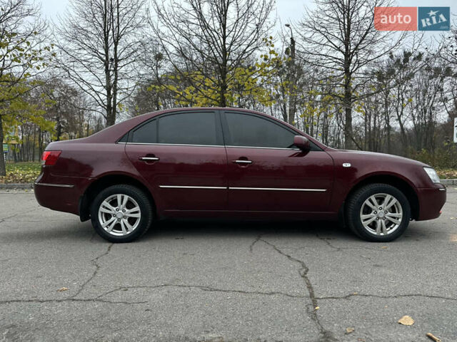 Красный Хендай Соната, объемом двигателя 2 л и пробегом 240 тыс. км за 5300 $, фото 20 на Automoto.ua