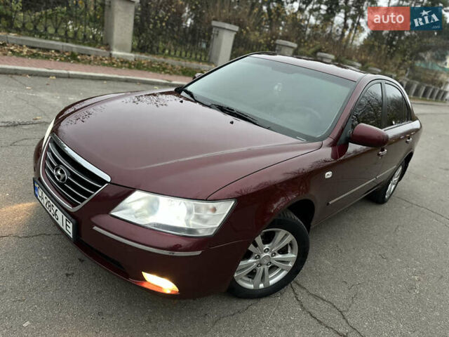 Красный Хендай Соната, объемом двигателя 2 л и пробегом 240 тыс. км за 5300 $, фото 16 на Automoto.ua