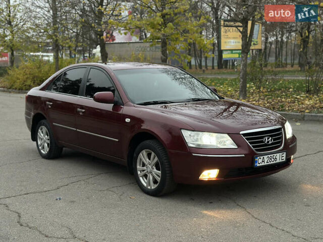 Красный Хендай Соната, объемом двигателя 2 л и пробегом 240 тыс. км за 5300 $, фото 12 на Automoto.ua