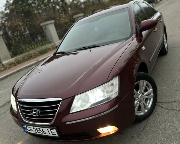 Красный Хендай Соната, объемом двигателя 2 л и пробегом 240 тыс. км за 5300 $, фото 17 на Automoto.ua