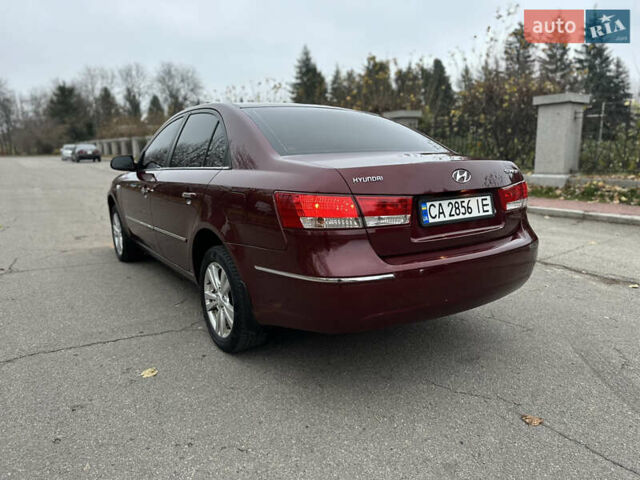 Красный Хендай Соната, объемом двигателя 2 л и пробегом 240 тыс. км за 5300 $, фото 15 на Automoto.ua