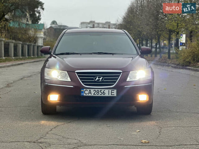 Красный Хендай Соната, объемом двигателя 2 л и пробегом 240 тыс. км за 5300 $, фото 7 на Automoto.ua