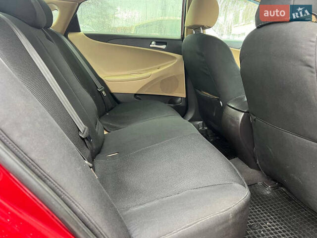 Красный Хендай Соната, объемом двигателя 2.4 л и пробегом 252 тыс. км за 6700 $, фото 15 на Automoto.ua