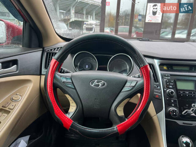 Красный Хендай Соната, объемом двигателя 2.4 л и пробегом 252 тыс. км за 6700 $, фото 9 на Automoto.ua