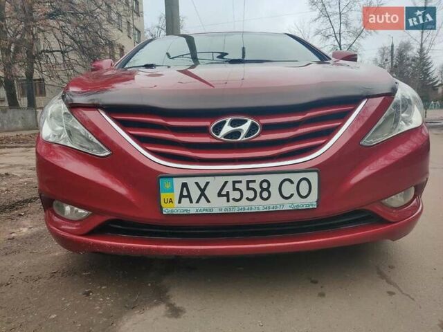 Красный Хендай Соната, объемом двигателя 2 л и пробегом 206 тыс. км за 8500 $, фото 2 на Automoto.ua