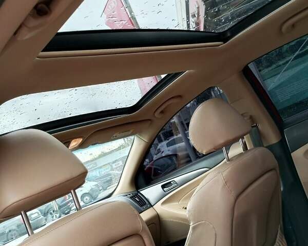 Червоний Хендай Соната, об'ємом двигуна 2.4 л та пробігом 165 тис. км за 9200 $, фото 2 на Automoto.ua