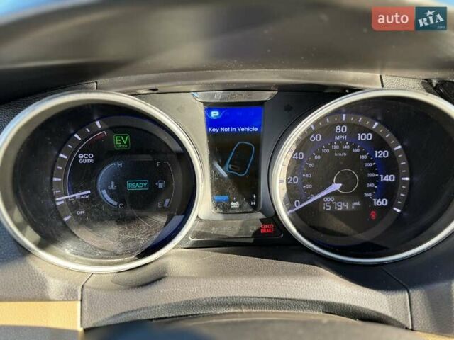 Хендай Соната 2011 в Одессе на Automoto.ua Красный Хендай Соната, объемом двигателя 2.36 л и пробегом 254 тыс. км за 8800 $, фото 12 на Automoto.ua