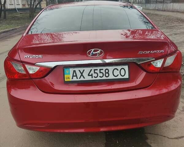 Красный Хендай Соната, объемом двигателя 2 л и пробегом 206 тыс. км за 8500 $, фото 3 на Automoto.ua