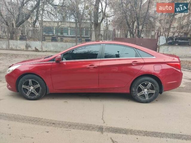 Красный Хендай Соната, объемом двигателя 2 л и пробегом 206 тыс. км за 8500 $, фото 5 на Automoto.ua