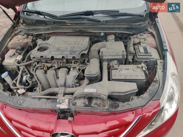 Красный Хендай Соната, объемом двигателя 2 л и пробегом 206 тыс. км за 8500 $, фото 27 на Automoto.ua