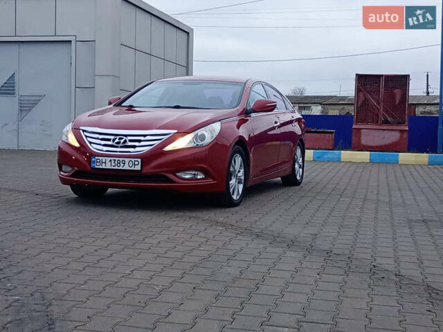 Красный Хендай Соната, объемом двигателя 2.4 л и пробегом 187 тыс. км за 8200 $, фото 5 на Automoto.ua