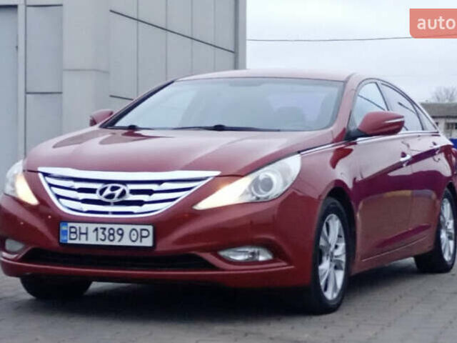 Красный Хендай Соната, объемом двигателя 2.4 л и пробегом 187 тыс. км за 8200 $, фото 6 на Automoto.ua