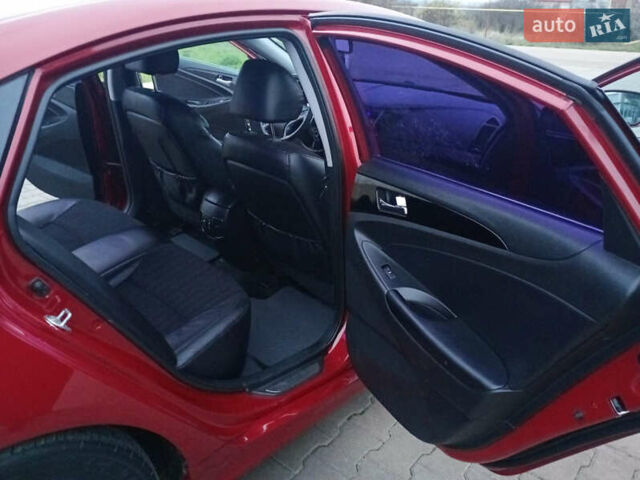 Красный Хендай Соната, объемом двигателя 2.4 л и пробегом 187 тыс. км за 8200 $, фото 14 на Automoto.ua