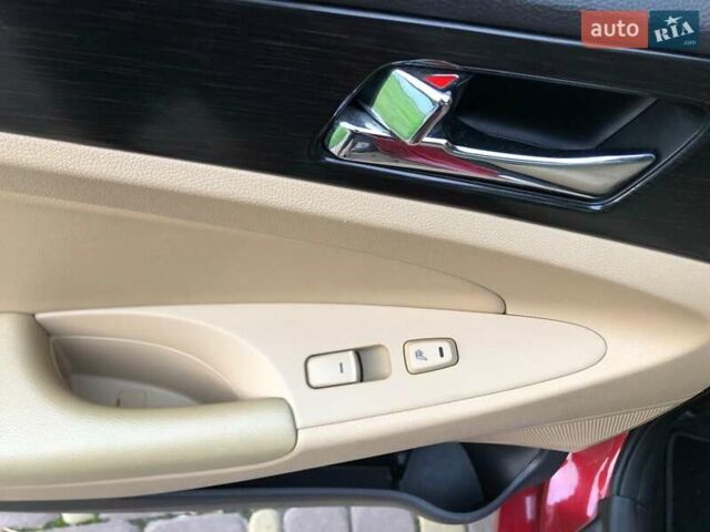 Красный Хендай Соната, объемом двигателя 2.4 л и пробегом 103 тыс. км за 9800 $, фото 5 на Automoto.ua