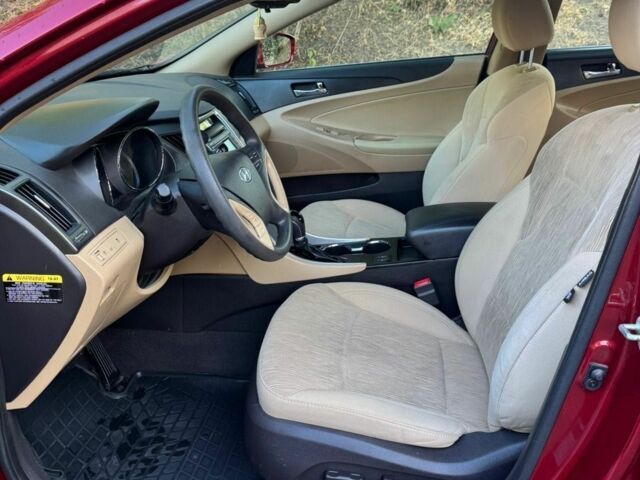 Красный Хендай Соната, объемом двигателя 2.4 л и пробегом 104 тыс. км за 9000 $, фото 10 на Automoto.ua