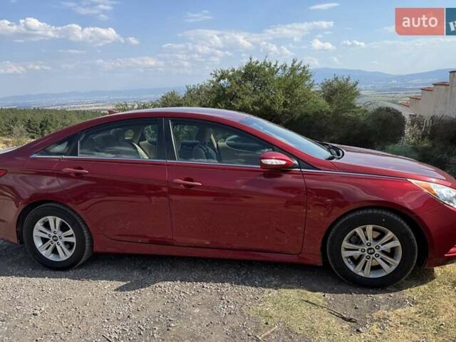 Красный Хендай Соната, объемом двигателя 2.4 л и пробегом 104 тыс. км за 9600 $, фото 2 на Automoto.ua
