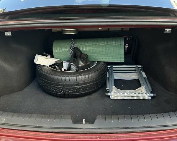 Красный Хендай Соната, объемом двигателя 2.36 л и пробегом 280 тыс. км за 8500 $, фото 3 на Automoto.ua