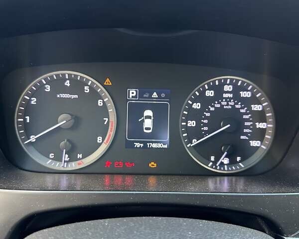 Красный Хендай Соната, объемом двигателя 2.36 л и пробегом 280 тыс. км за 8500 $, фото 8 на Automoto.ua