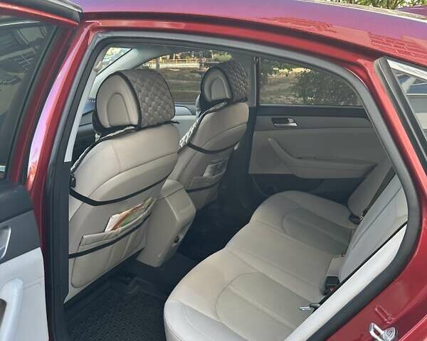 Красный Хендай Соната, объемом двигателя 2.36 л и пробегом 280 тыс. км за 8500 $, фото 9 на Automoto.ua