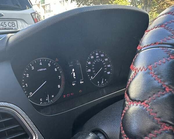 Красный Хендай Соната, объемом двигателя 2.36 л и пробегом 280 тыс. км за 8500 $, фото 7 на Automoto.ua