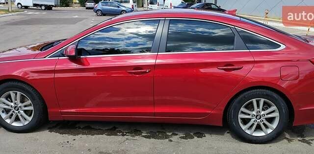 Красный Хендай Соната, объемом двигателя 2.4 л и пробегом 154 тыс. км за 10000 $, фото 2 на Automoto.ua