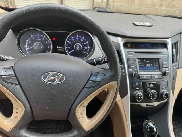 Красный Хендай Соната, объемом двигателя 2.4 л и пробегом 104 тыс. км за 9000 $, фото 8 на Automoto.ua