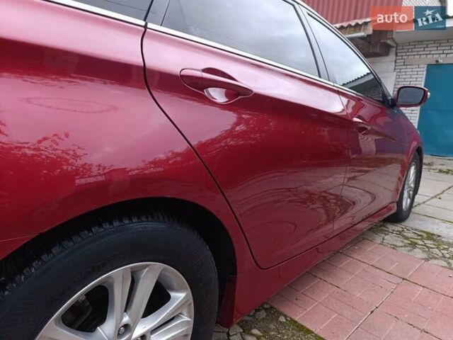 Красный Хендай Соната, объемом двигателя 2.36 л и пробегом 184 тыс. км за 6900 $, фото 2 на Automoto.ua