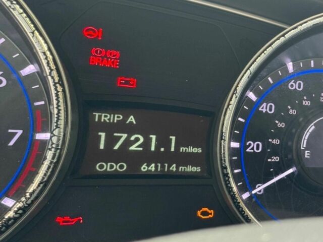 Красный Хендай Соната, объемом двигателя 2.4 л и пробегом 104 тыс. км за 9000 $, фото 16 на Automoto.ua