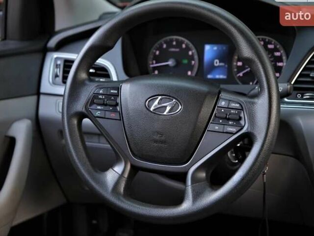 Красный Хендай Соната, объемом двигателя 2.4 л и пробегом 154 тыс. км за 10000 $, фото 16 на Automoto.ua