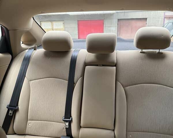 Красный Хендай Соната, объемом двигателя 2.4 л и пробегом 104 тыс. км за 9600 $, фото 6 на Automoto.ua