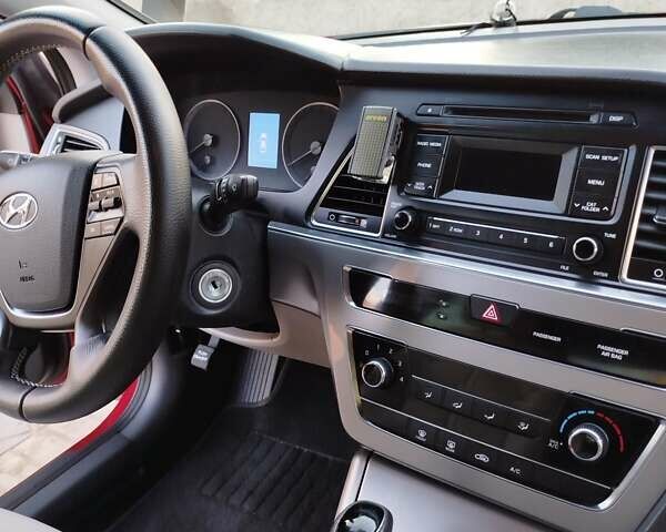 Красный Хендай Соната, объемом двигателя 2.36 л и пробегом 199 тыс. км за 11000 $, фото 18 на Automoto.ua