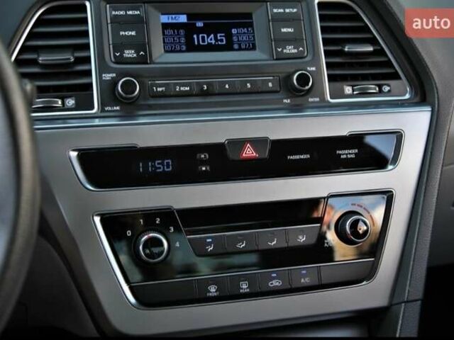 Красный Хендай Соната, объемом двигателя 2.4 л и пробегом 154 тыс. км за 10000 $, фото 14 на Automoto.ua