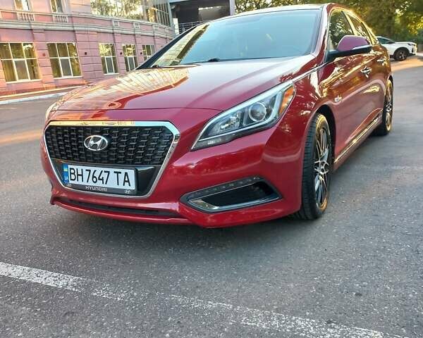 Красный Хендай Соната, объемом двигателя 2 л и пробегом 121 тыс. км за 14000 $, фото 9 на Automoto.ua