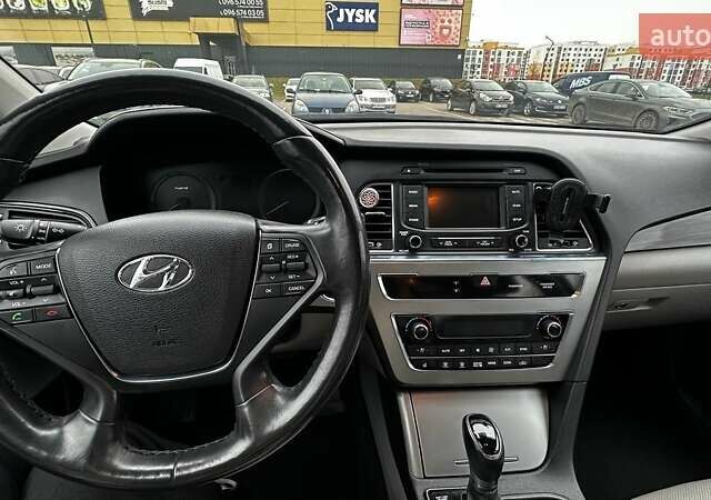 Красный Хендай Соната, объемом двигателя 2 л и пробегом 148 тыс. км за 13500 $, фото 15 на Automoto.ua