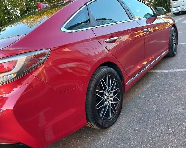 Красный Хендай Соната, объемом двигателя 2 л и пробегом 121 тыс. км за 14000 $, фото 5 на Automoto.ua