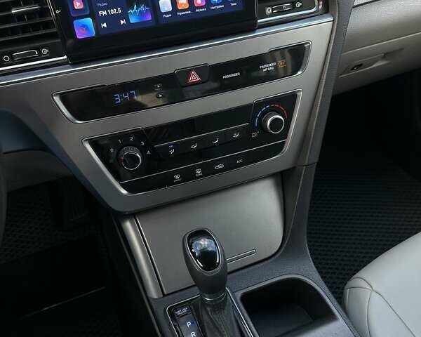 Красный Хендай Соната, объемом двигателя 2.36 л и пробегом 130 тыс. км за 10500 $, фото 12 на Automoto.ua