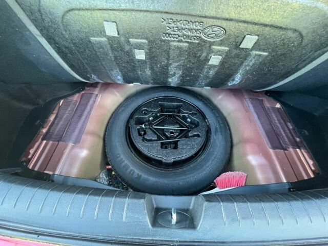 Красный Хендай Соната, объемом двигателя 2.4 л и пробегом 107 тыс. км за 9000 $, фото 14 на Automoto.ua