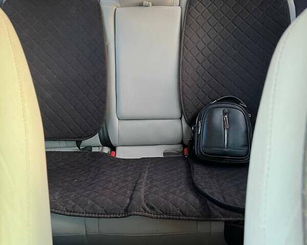 Червоний Хендай Соната, об'ємом двигуна 2.4 л та пробігом 218 тис. км за 9300 $, фото 16 на Automoto.ua