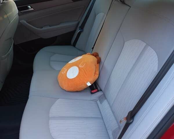 Красный Хендай Соната, объемом двигателя 2 л и пробегом 121 тыс. км за 14000 $, фото 13 на Automoto.ua