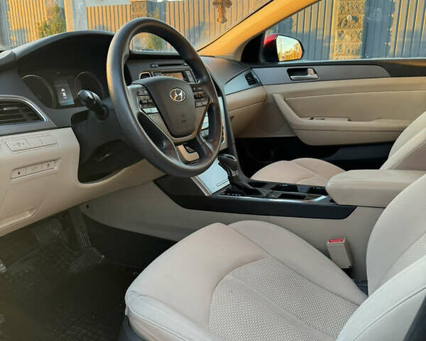 Красный Хендай Соната, объемом двигателя 2.36 л и пробегом 173 тыс. км за 9700 $, фото 9 на Automoto.ua