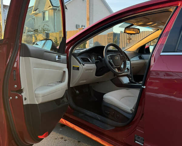 Красный Хендай Соната, объемом двигателя 2.36 л и пробегом 173 тыс. км за 9700 $, фото 10 на Automoto.ua