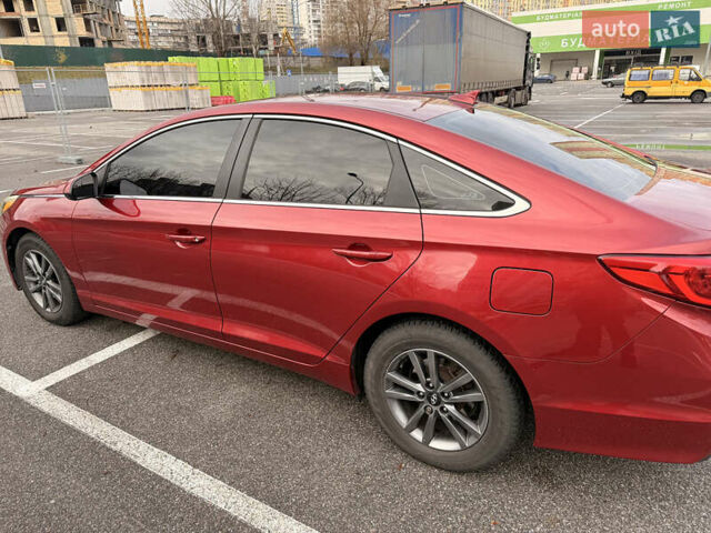 Красный Хендай Соната, объемом двигателя 2.36 л и пробегом 133 тыс. км за 10000 $, фото 3 на Automoto.ua